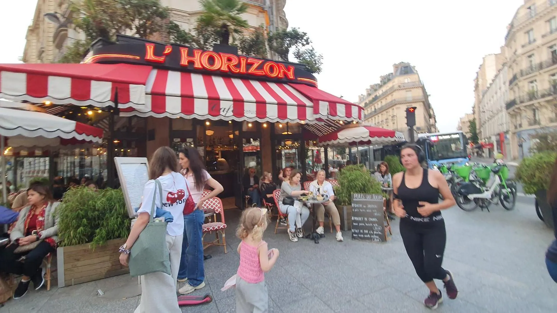 1 Minute Gare Montparnasse , Center , Front Metro,Close To Eiffel Tour And Louvre Meusm Apartment Paris 0*,  France